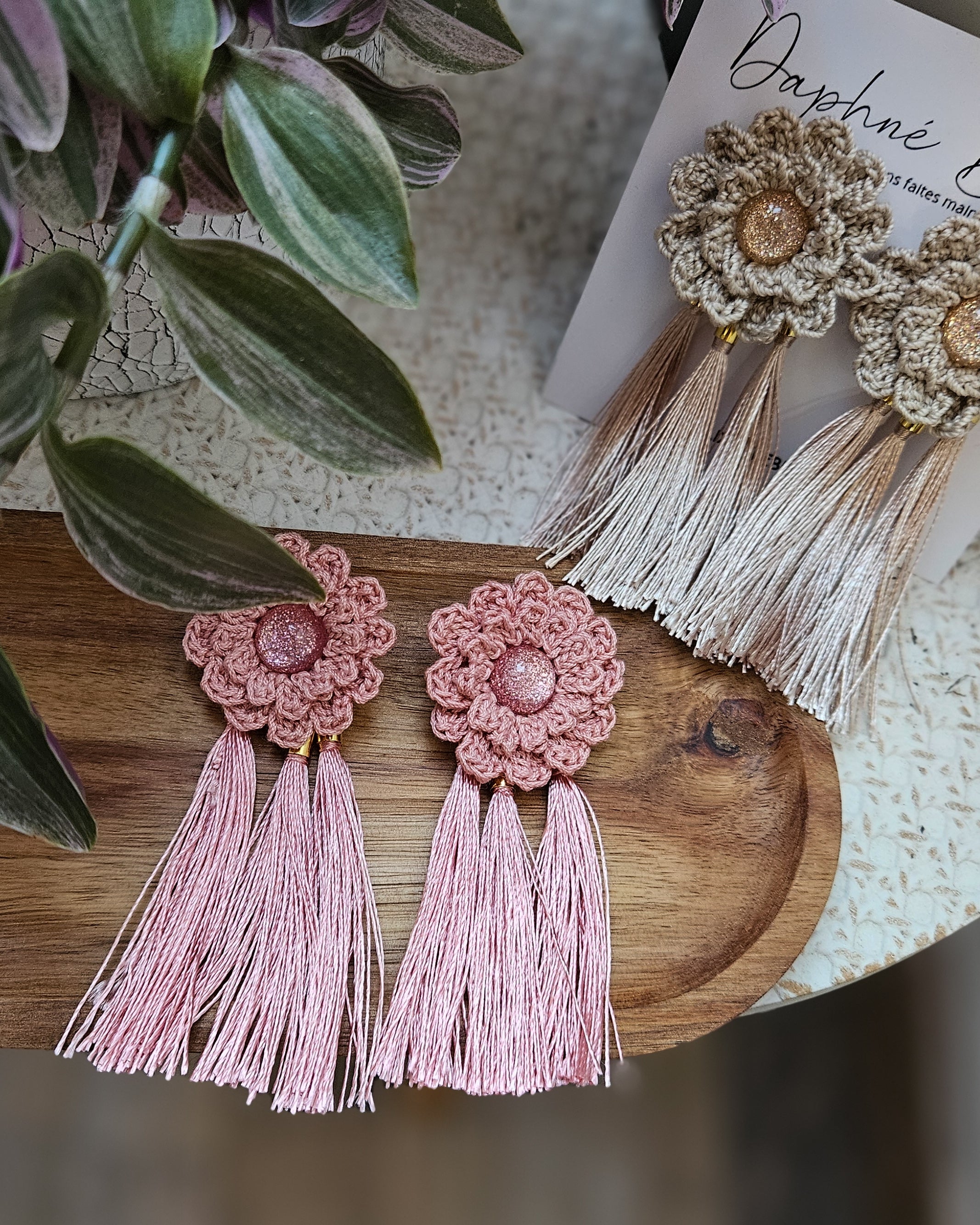 Boucle dahlia pompon beige