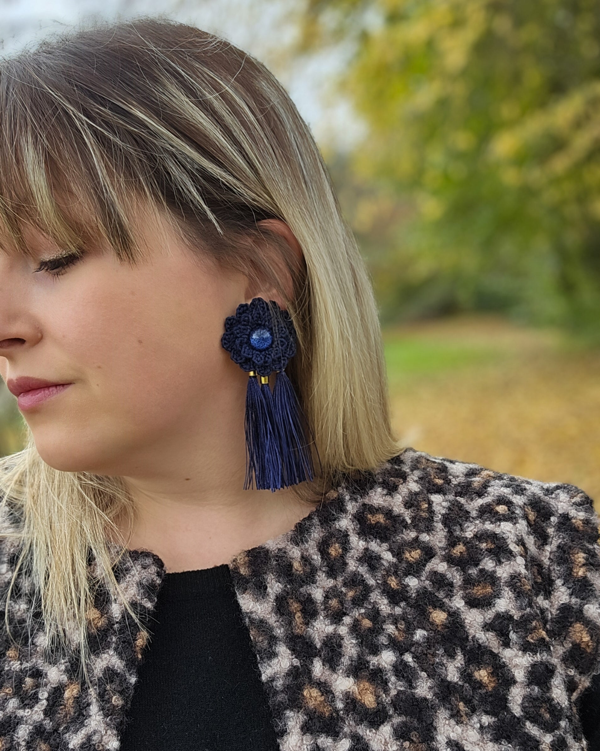 Boucle dahlia pompon marine