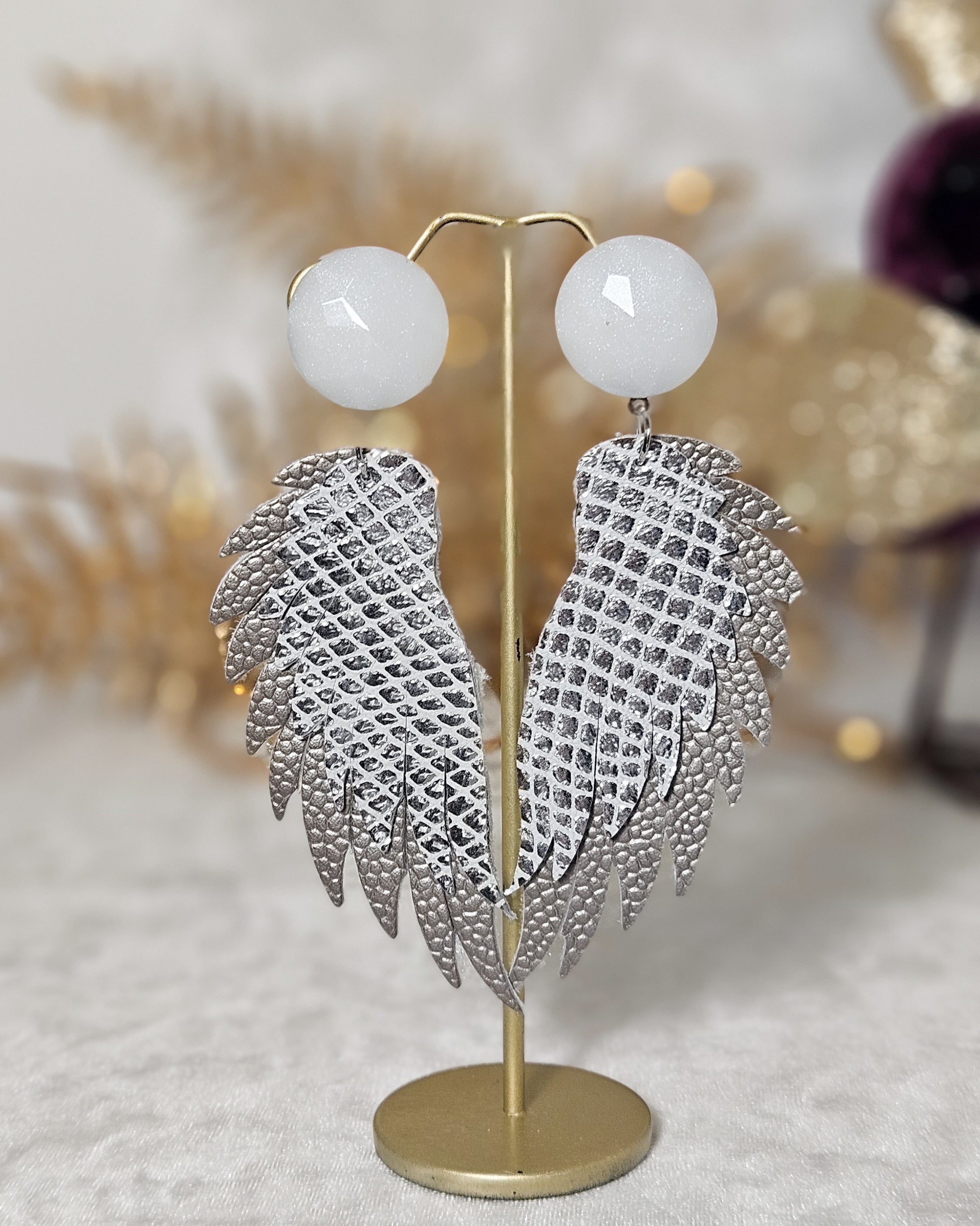 Boucle plumes blanche argenté et gris nacré