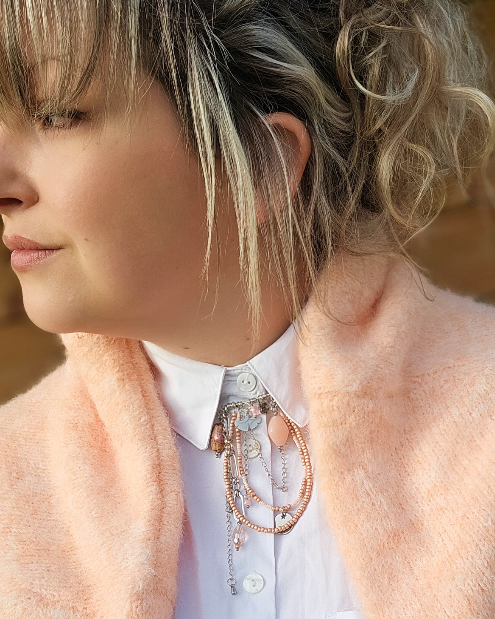 Broche chaînette rose