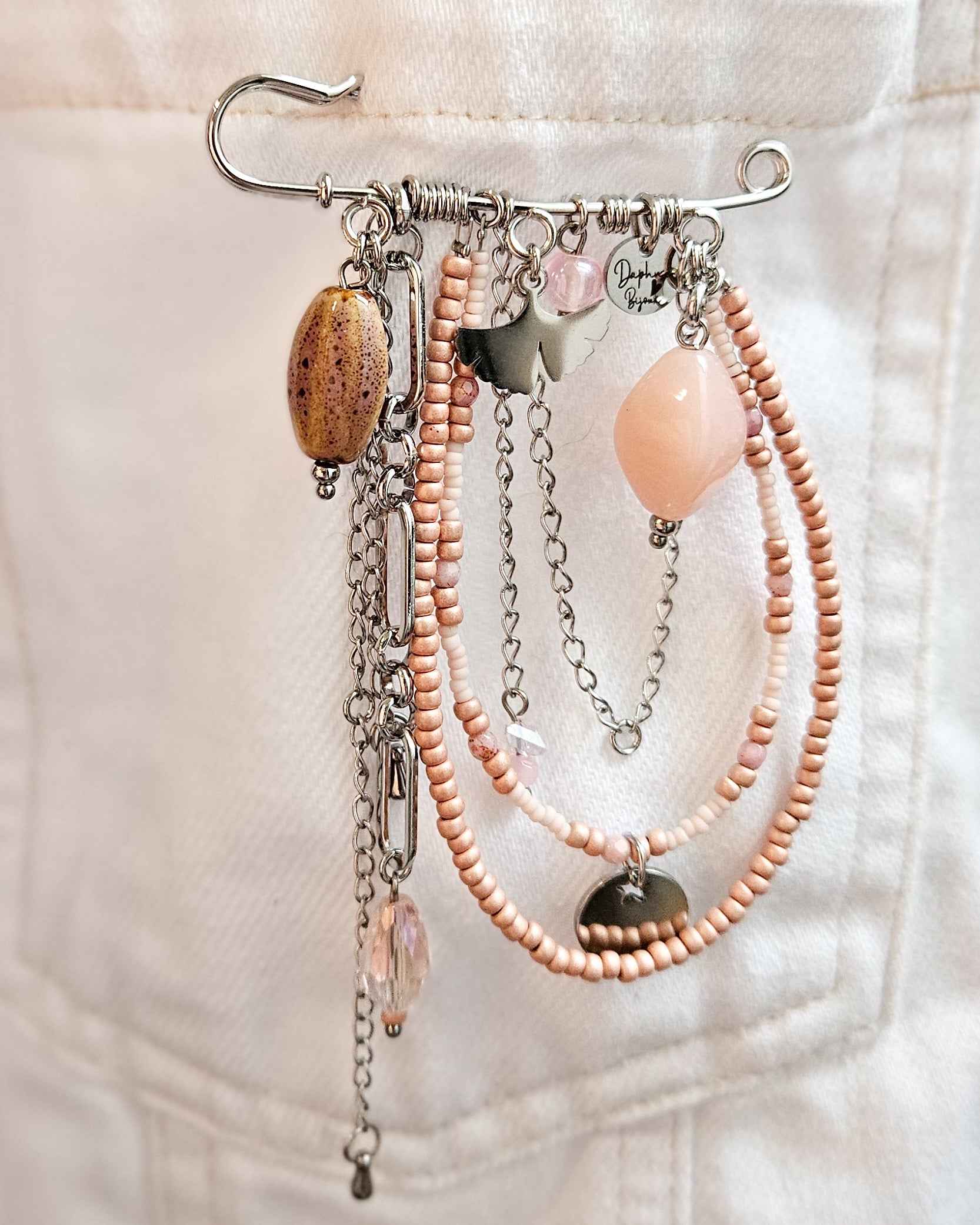 Broche chaînette rose