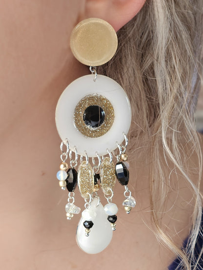 Boucle pluie de perles blanc, beige doré & noir