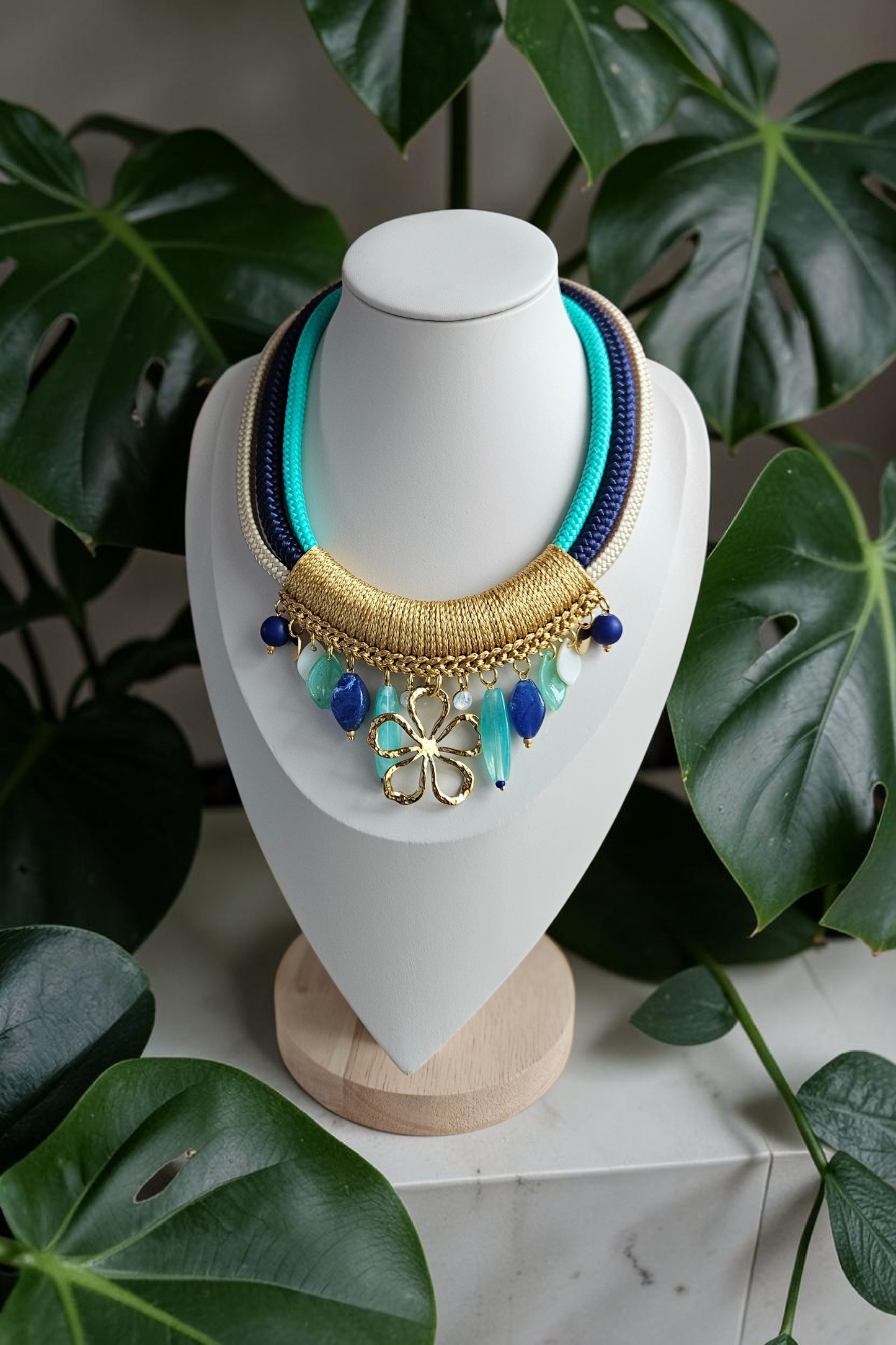 Collier Egypte bleu doré