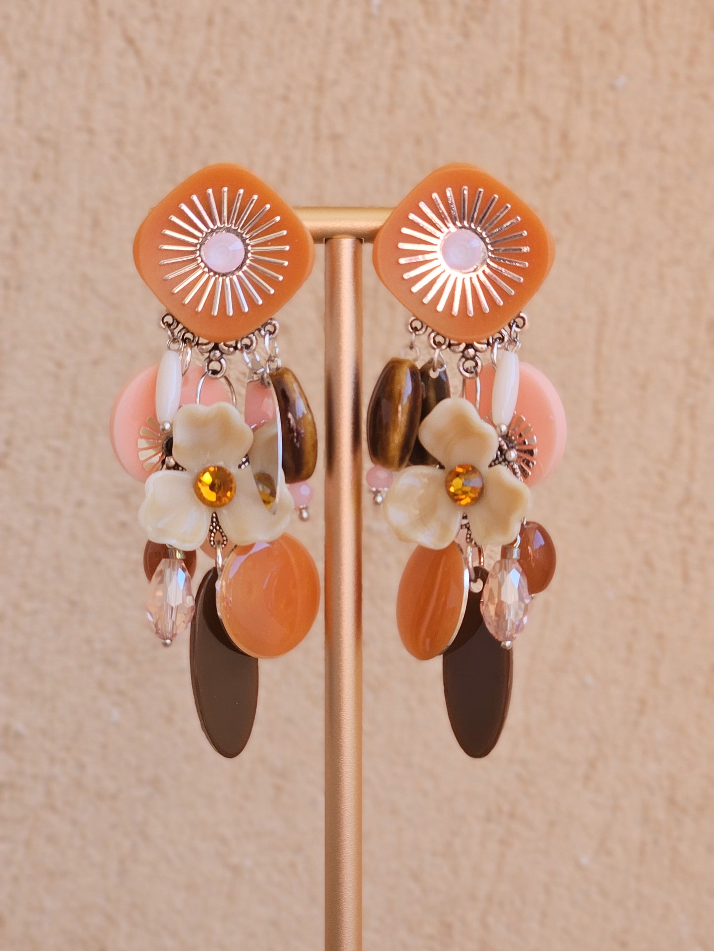 Boucle caramel, rose et marron